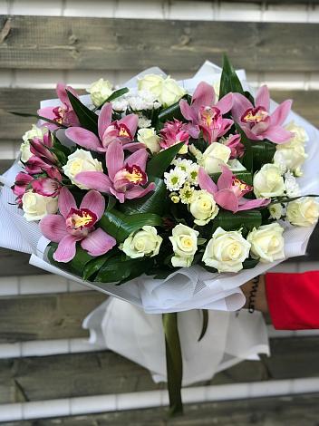 Букет цветов из: Розы и Хризантемы в Грабово
