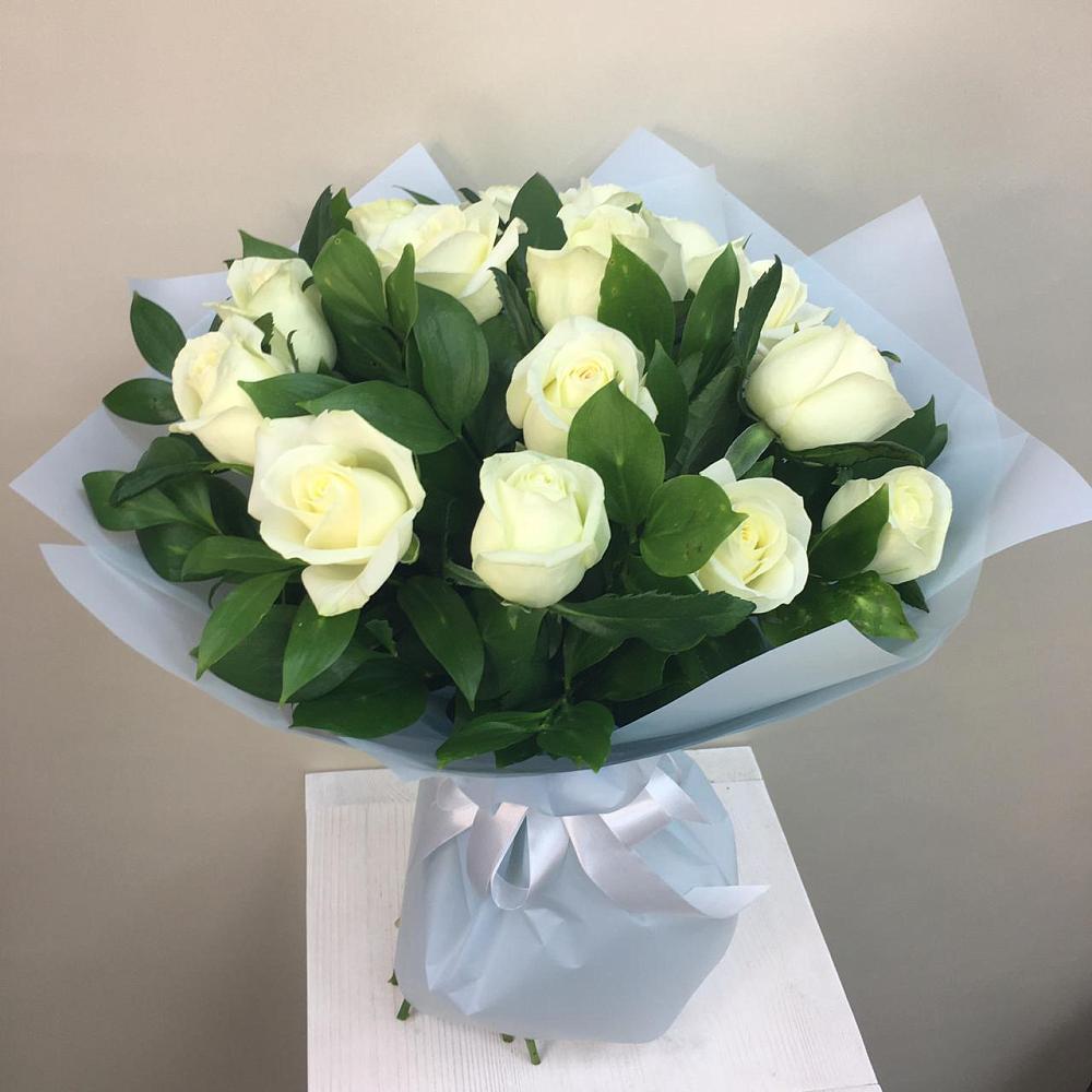 Букет 15 Белых роз Проуд в Грабово