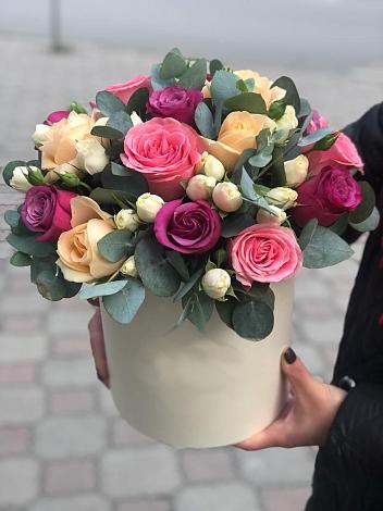 Цветочная композиция из Розы в шляпной коробке в Грабово