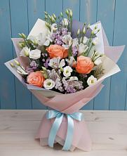 Букет цветов из:  Лизиантусы, Розы, Альстромерии и Гипсофила в Грабово