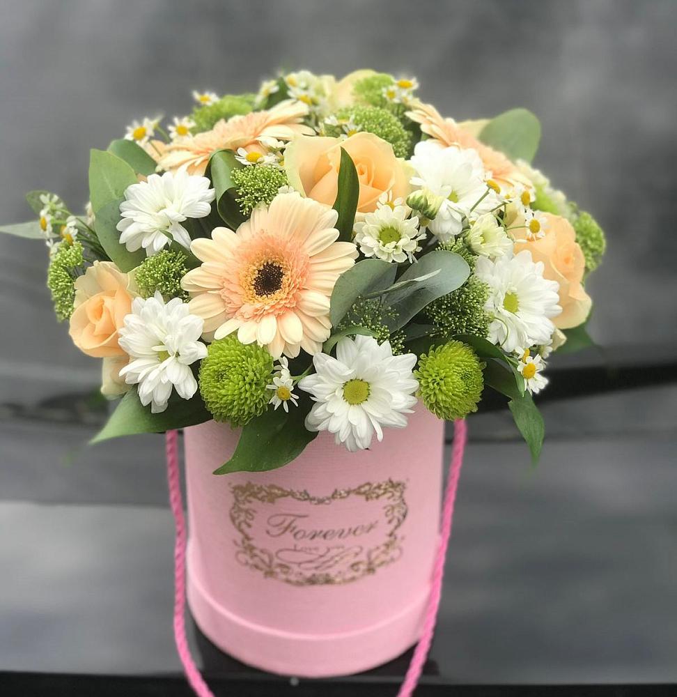 Цветочная композиция из Розы, Герберы и Хризантемы в шляпной коробке в Грабово